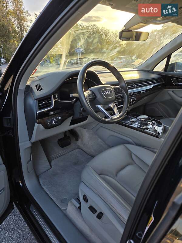 Внедорожник / Кроссовер Audi Q7 2017 в Запорожье