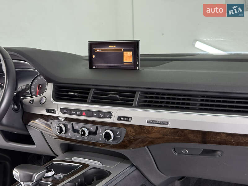 Внедорожник / Кроссовер Audi Q7 2018 в Трускавце