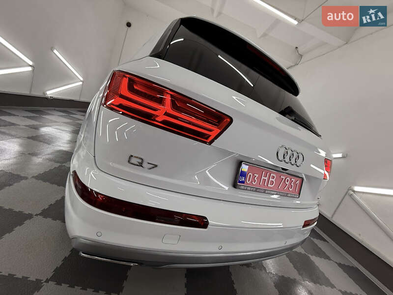 Внедорожник / Кроссовер Audi Q7 2018 в Трускавце