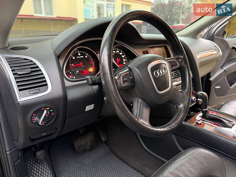 Позашляховик / Кросовер Audi Q7 2010 в Кам'янець-Подільському