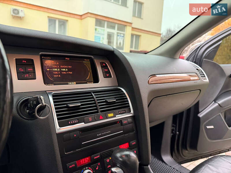 Позашляховик / Кросовер Audi Q7 2010 в Кам'янець-Подільському