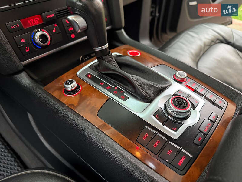 Позашляховик / Кросовер Audi Q7 2010 в Кам'янець-Подільському