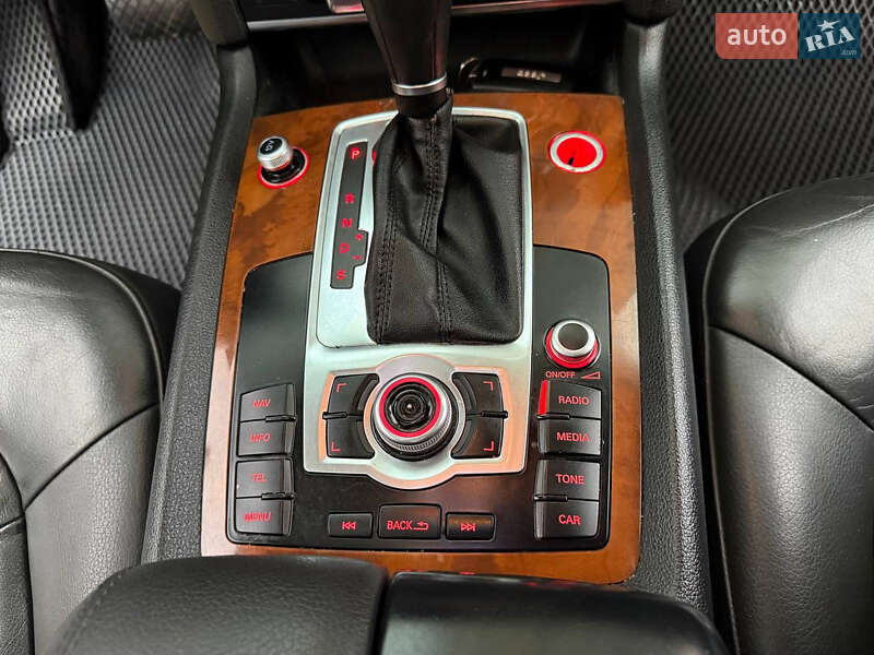 Позашляховик / Кросовер Audi Q7 2010 в Кам'янець-Подільському