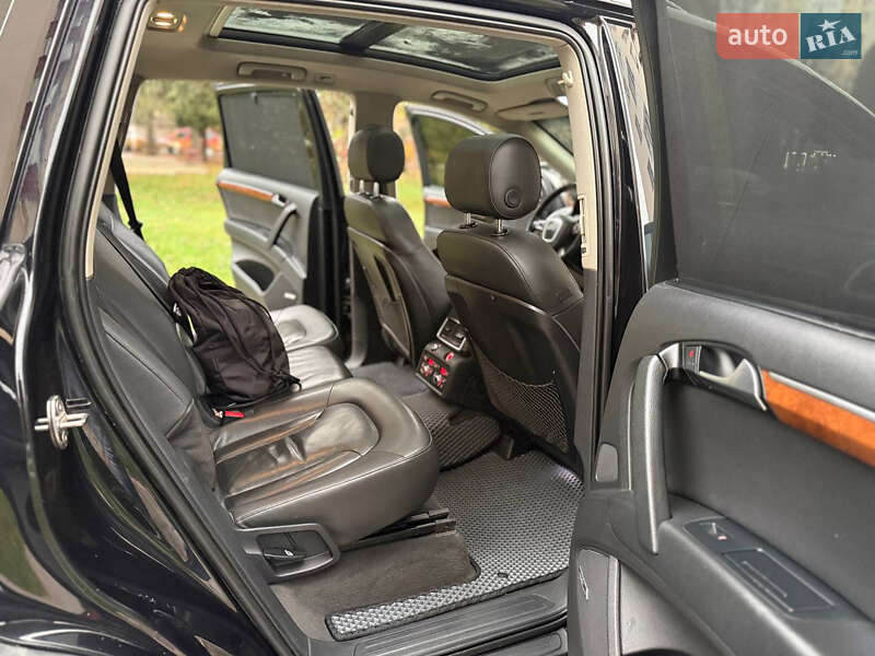 Позашляховик / Кросовер Audi Q7 2010 в Кам'янець-Подільському