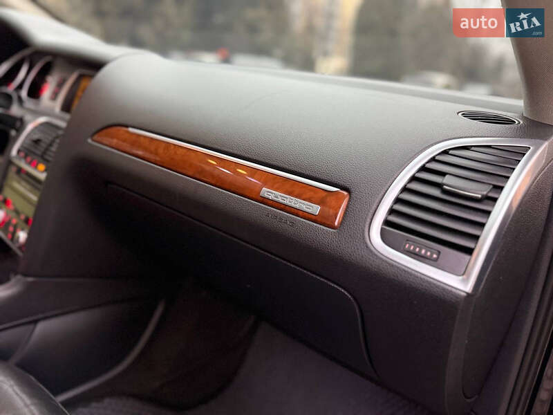 Позашляховик / Кросовер Audi Q7 2010 в Кам'янець-Подільському