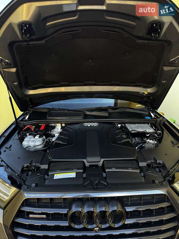 Внедорожник / Кроссовер Audi Q7 2017 в Виноградове