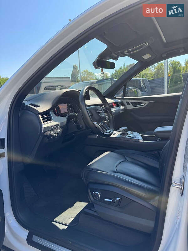 Внедорожник / Кроссовер Audi Q7 2017 в Черкассах