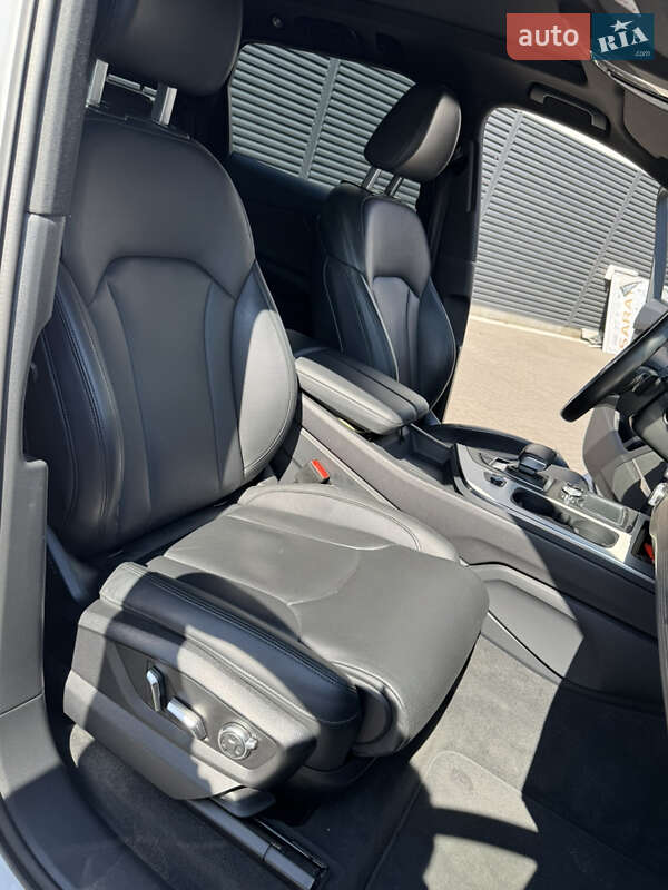Внедорожник / Кроссовер Audi Q7 2017 в Черкассах