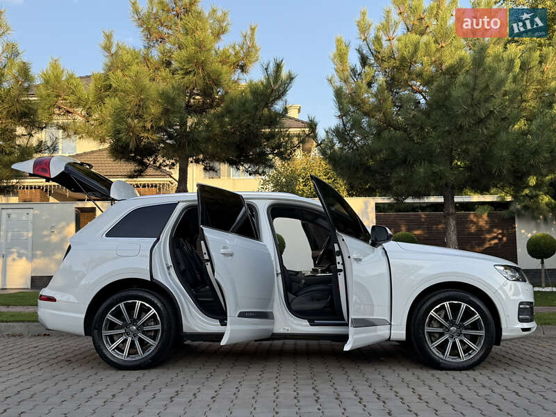 Позашляховик / Кросовер Audi Q7 2018 в Одесі