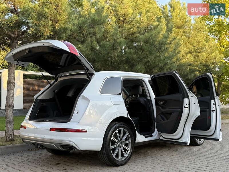Позашляховик / Кросовер Audi Q7 2018 в Одесі