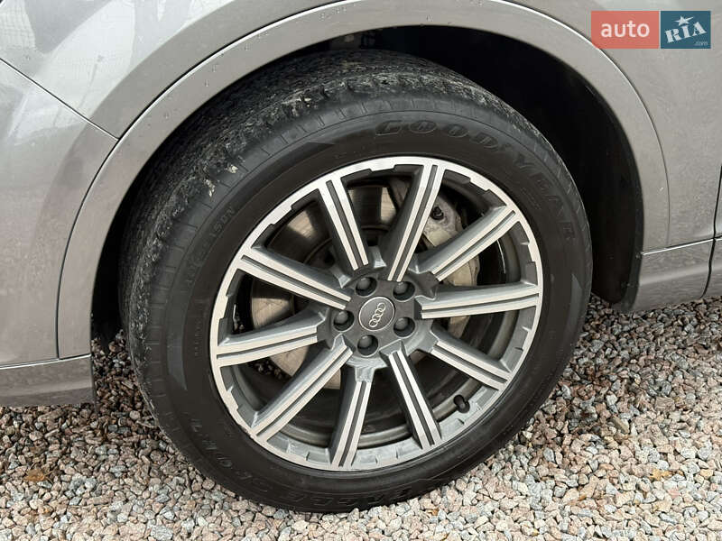 Позашляховик / Кросовер Audi Q7 2016 в Стрию