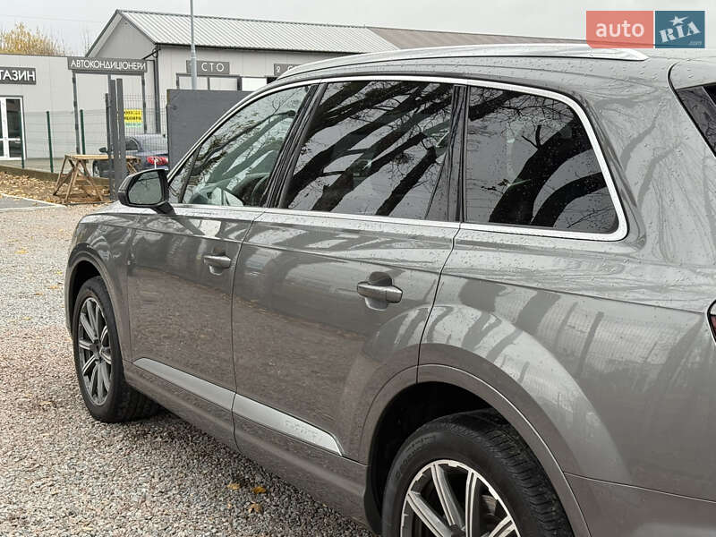 Позашляховик / Кросовер Audi Q7 2016 в Стрию