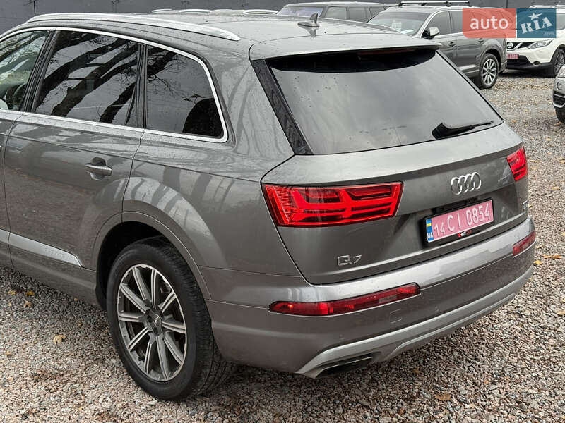 Позашляховик / Кросовер Audi Q7 2016 в Стрию