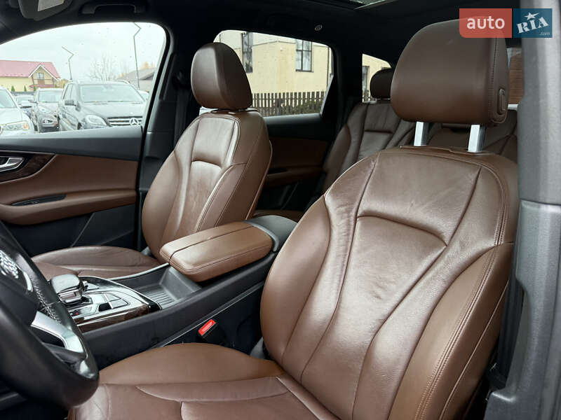 Позашляховик / Кросовер Audi Q7 2016 в Стрию