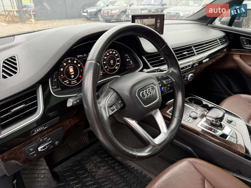 Позашляховик / Кросовер Audi Q7 2016 в Стрию