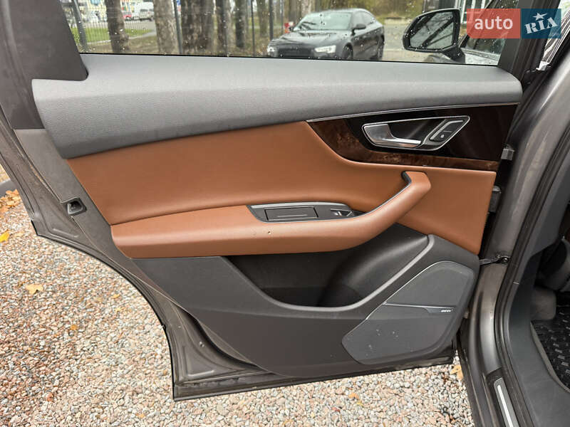 Позашляховик / Кросовер Audi Q7 2016 в Стрию