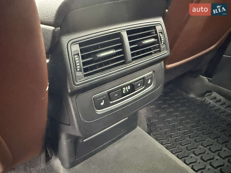 Позашляховик / Кросовер Audi Q7 2016 в Стрию