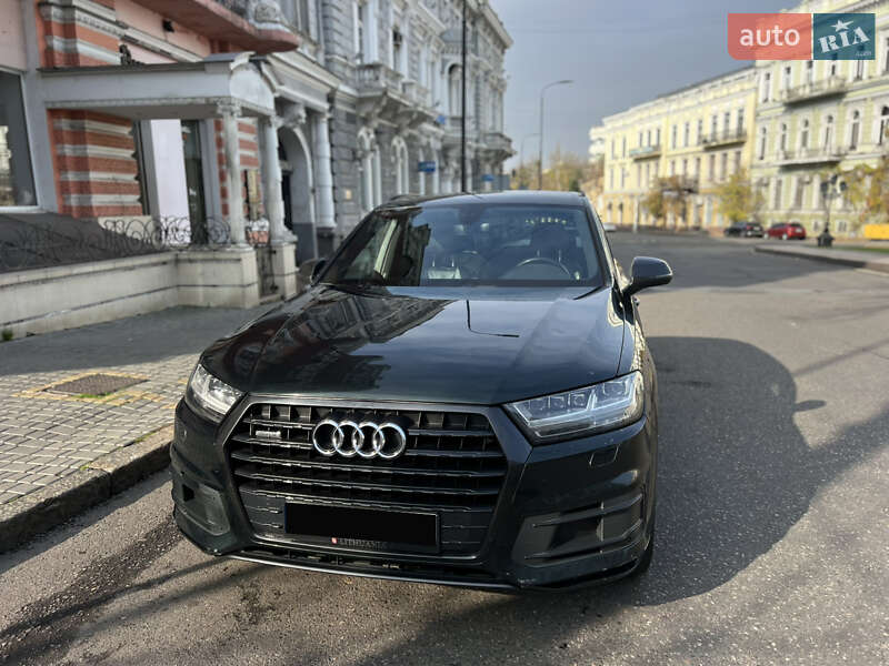 Внедорожник / Кроссовер Audi Q7 2017 в Одессе