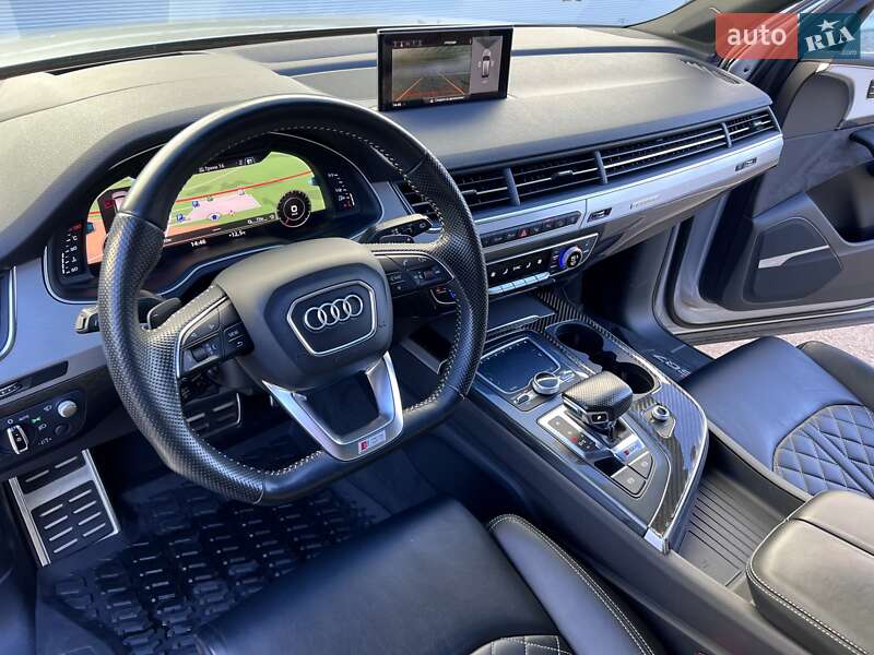Позашляховик / Кросовер Audi Q7 2017 в Києві