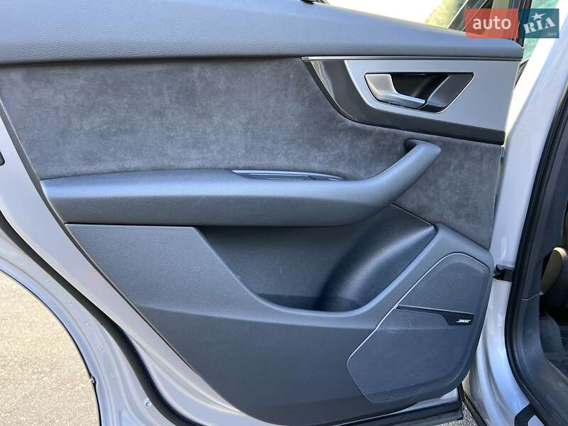 Позашляховик / Кросовер Audi Q7 2017 в Києві