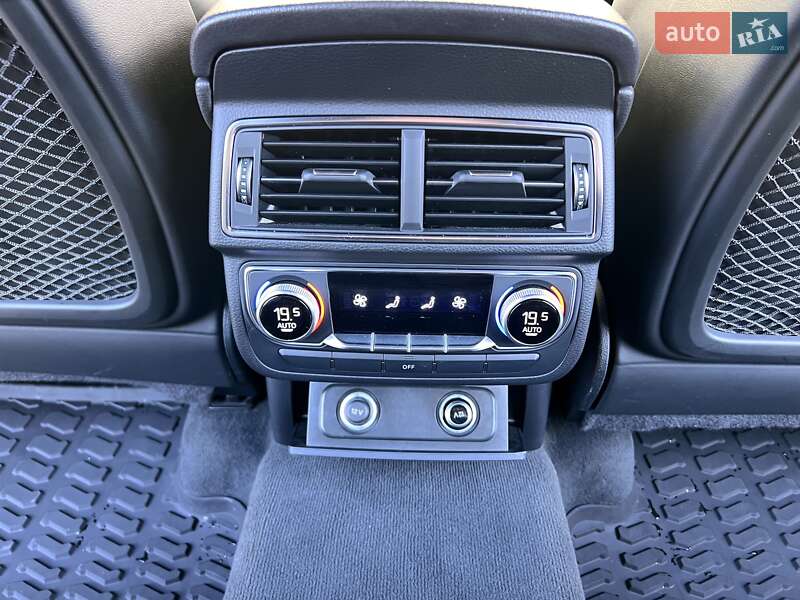 Позашляховик / Кросовер Audi Q7 2017 в Києві