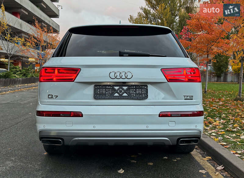 Внедорожник / Кроссовер Audi Q7 2016 в Киеве