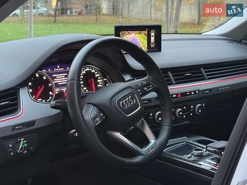 Внедорожник / Кроссовер Audi Q7 2016 в Киеве