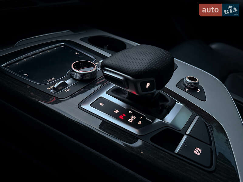 Внедорожник / Кроссовер Audi Q7 2016 в Киеве