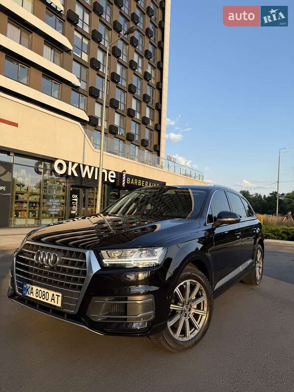 Внедорожник / Кроссовер Audi Q7 2019 в Киеве
