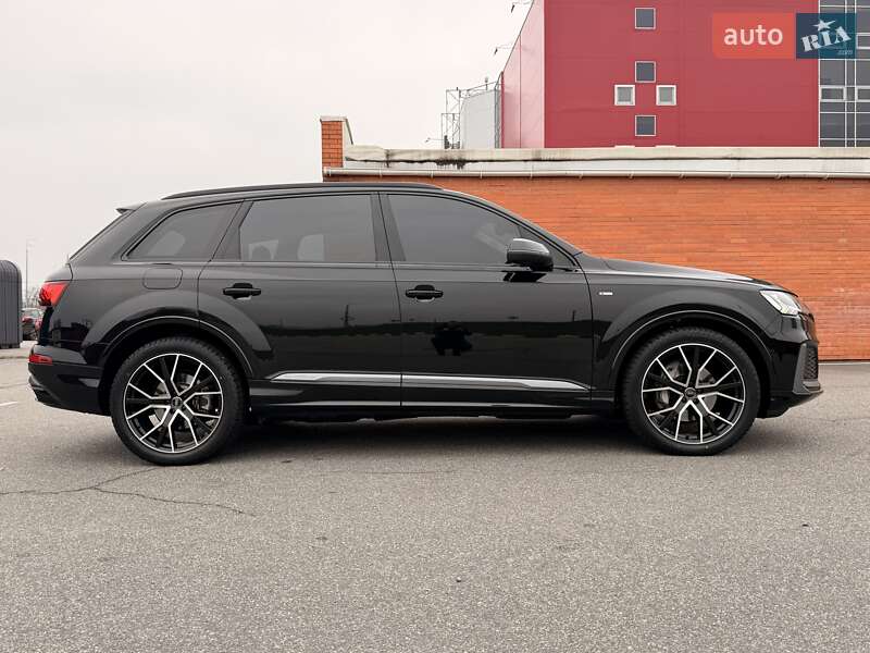 Позашляховик / Кросовер Audi Q7 2022 в Києві фото 10 Позашляховик / Кросовер Audi Q7 2022 в Києві