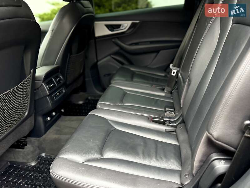 Внедорожник / Кроссовер Audi Q7 2018 в Ровно