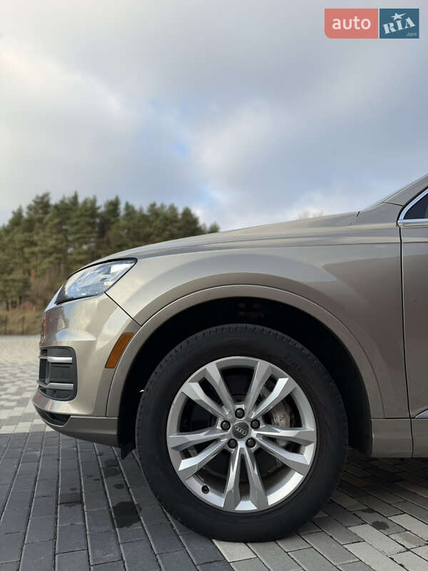 Позашляховик / Кросовер Audi Q7 2017 в Львові