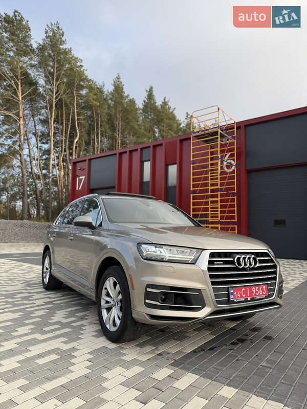 Позашляховик / Кросовер Audi Q7 2017 в Львові