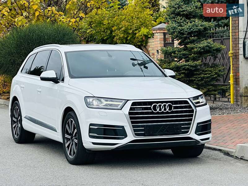 Внедорожник / Кроссовер Audi Q7 2016 в Днепре