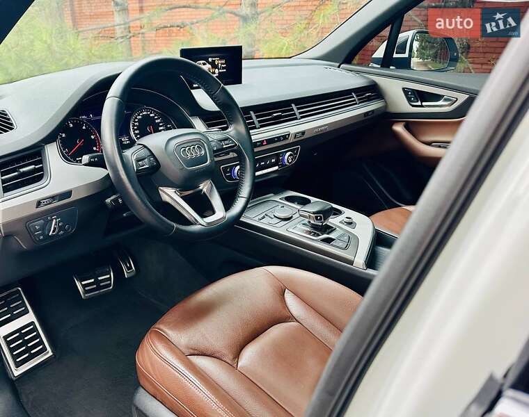 Внедорожник / Кроссовер Audi Q7 2016 в Днепре