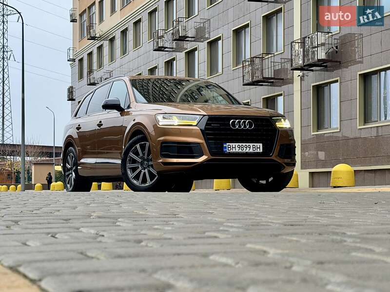 Внедорожник / Кроссовер Audi Q7 2017 в Одессе