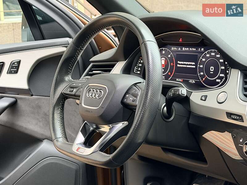 Внедорожник / Кроссовер Audi Q7 2017 в Одессе