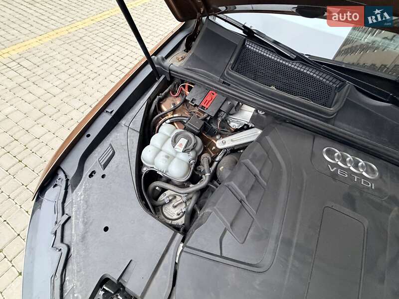 Внедорожник / Кроссовер Audi Q7 2017 в Одессе