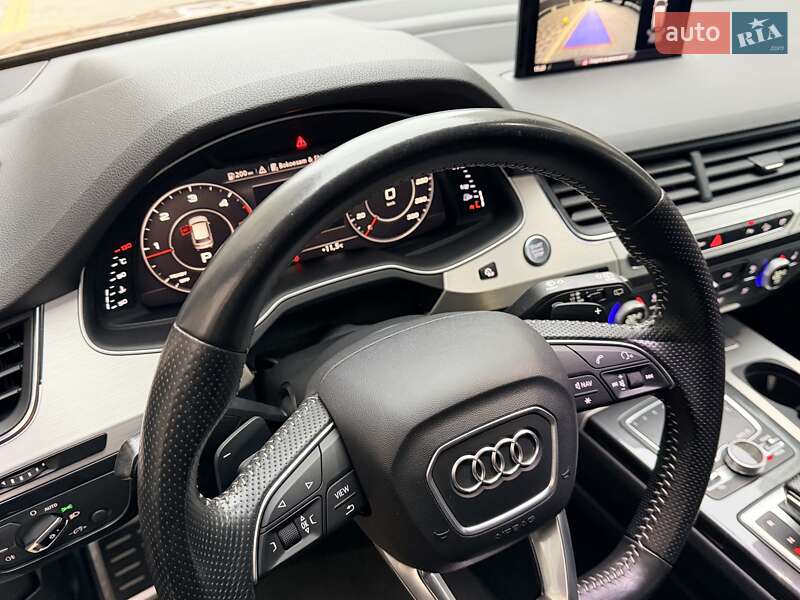 Внедорожник / Кроссовер Audi Q7 2017 в Одессе