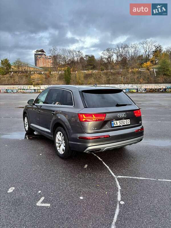 Позашляховик / Кросовер Audi Q7 2018 в Києві