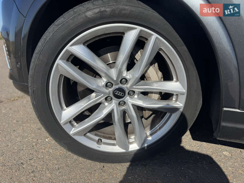 Позашляховик / Кросовер Audi Q7 2016 в Львові