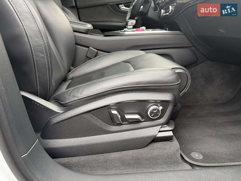 Позашляховик / Кросовер Audi Q7 2017 в Хмельницькому