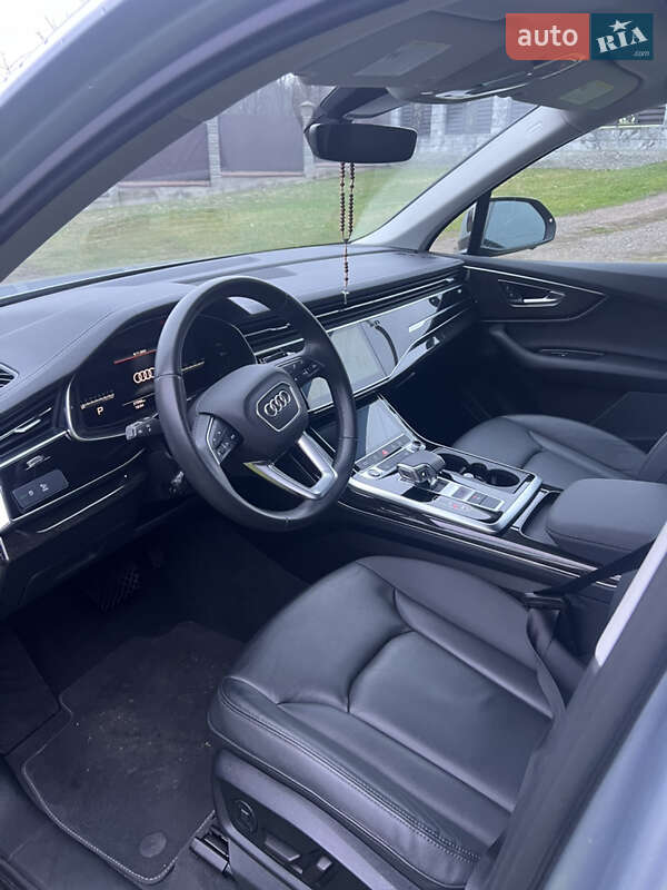 Позашляховик / Кросовер Audi Q7 2023 в Шегинях