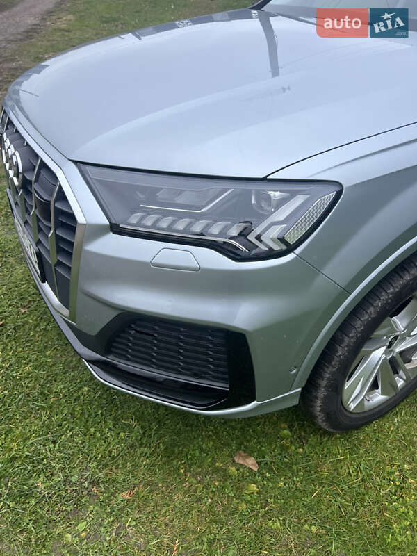 Позашляховик / Кросовер Audi Q7 2023 в Шегинях