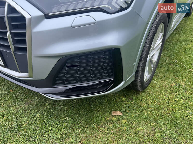 Позашляховик / Кросовер Audi Q7 2023 в Шегинях