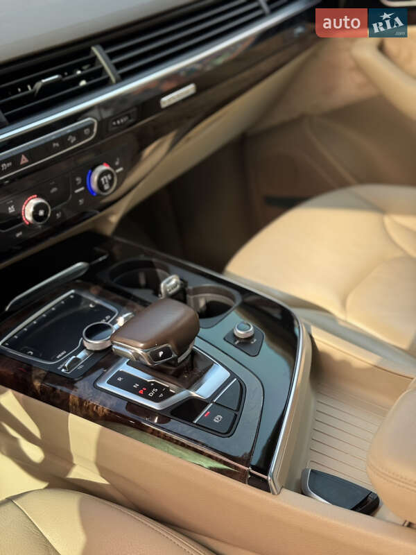 Позашляховик / Кросовер Audi Q7 2018 в Києві фото 32 Позашляховик / Кросовер Audi Q7 2018 в Києві