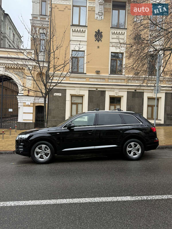 Позашляховик / Кросовер Audi Q7 2017 в Києві фото 13 Позашляховик / Кросовер Audi Q7 2017 в Києві