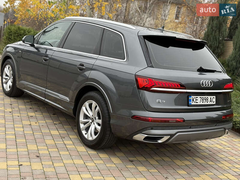 Внедорожник / Кроссовер Audi Q7 2023 в Днепре