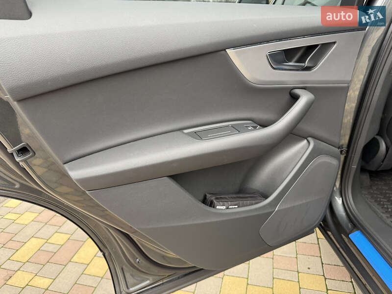 Внедорожник / Кроссовер Audi Q7 2023 в Днепре