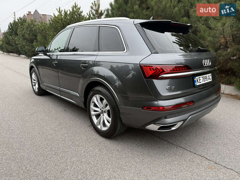 Внедорожник / Кроссовер Audi Q7 2023 в Днепре